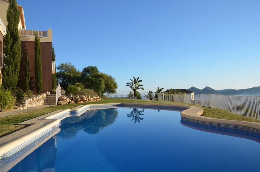 Townhouse with fabulous views near Dénia - Image 1