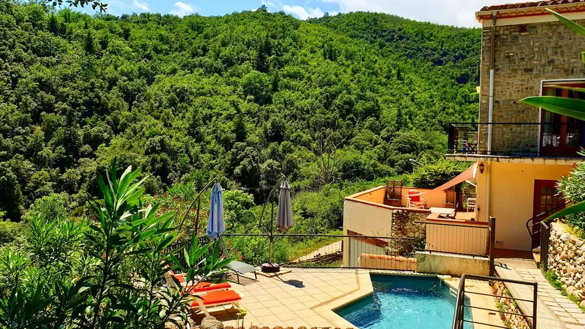 Apartment with private pool, beautiful views - Image 1