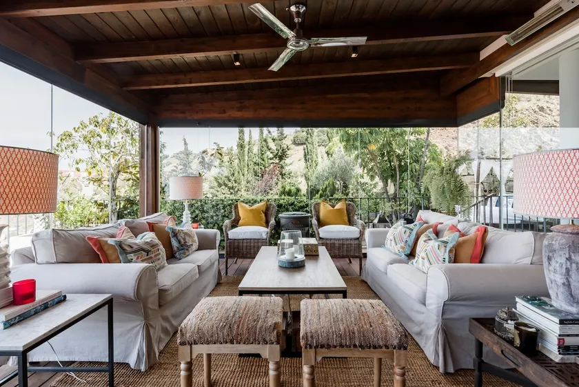 Eclectic Curated Apartment with Panoramic Views - Image 1