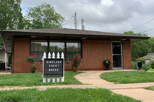 Highland Guest House - Image 1