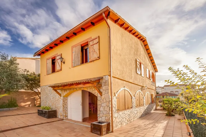Holiday Home in Vendrell near Costa Dorada Beach - Image 1