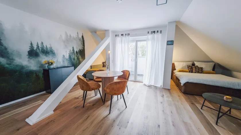 Suite 13 in the forest with balcony - Image 1