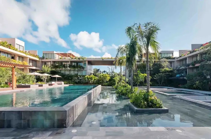 Bright Apt. W/Free Shuttle To The Beach & Wifi - Image 1