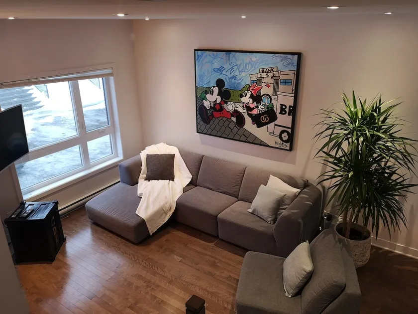 New home 4bed only 10 min from Montreal - Image 1
