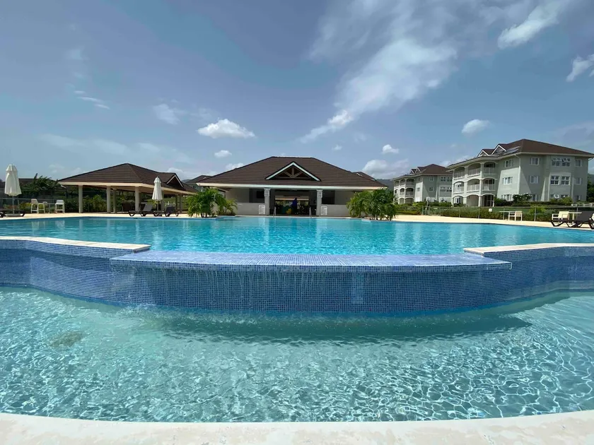 Relax Retreat At Richmond Estate - Image 1