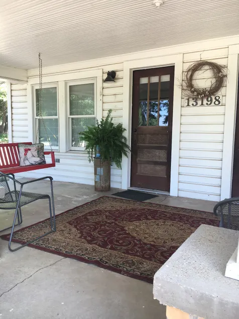 Mammaws Little White Farmhouse - Image 1
