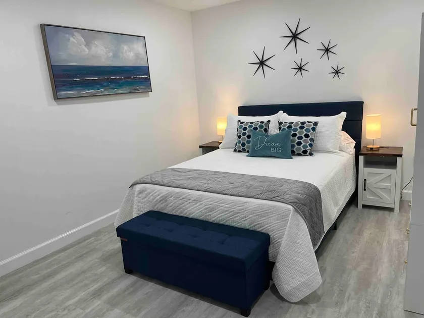 Ocean Blue adorable new studio ! - Image 1