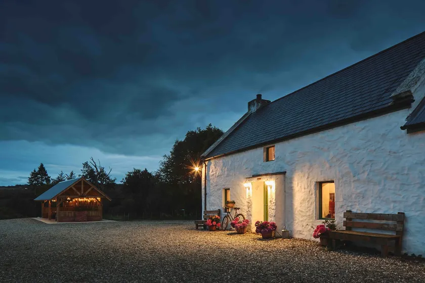 Maggie Deenys Cottage - Image 1