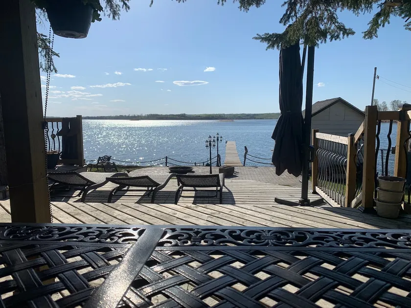 Lakefront cabin on beautiful Lake Isle. - Image 1