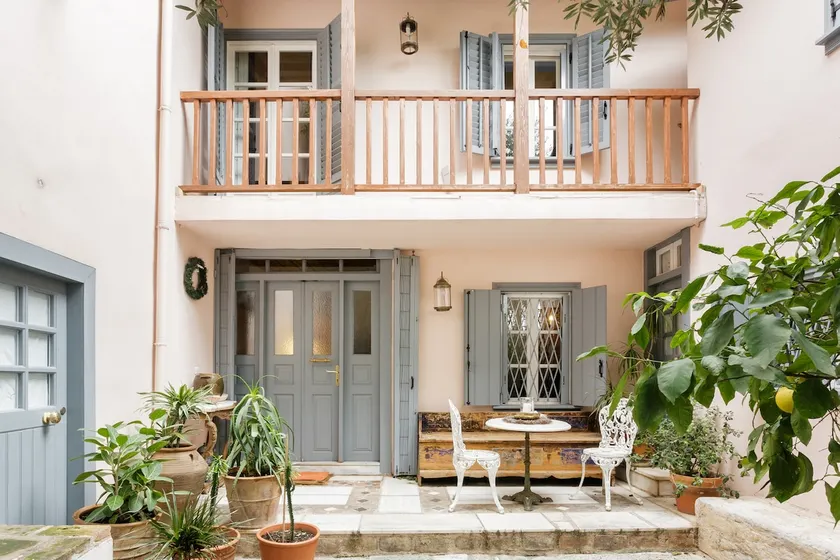Acropolis Villa in Plaka - Image 1