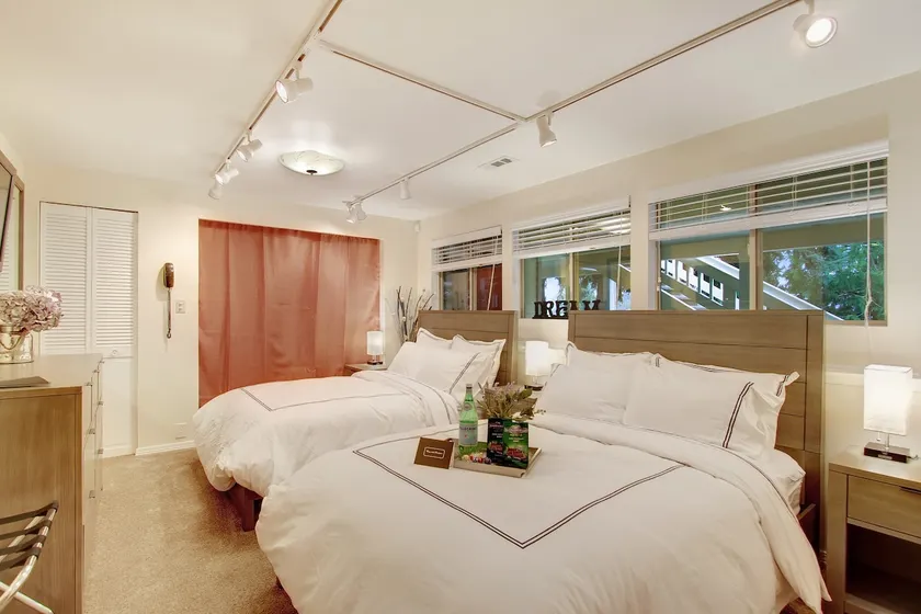 Cozy & Private Grand-Suite Oasis Bellevue - Image 1