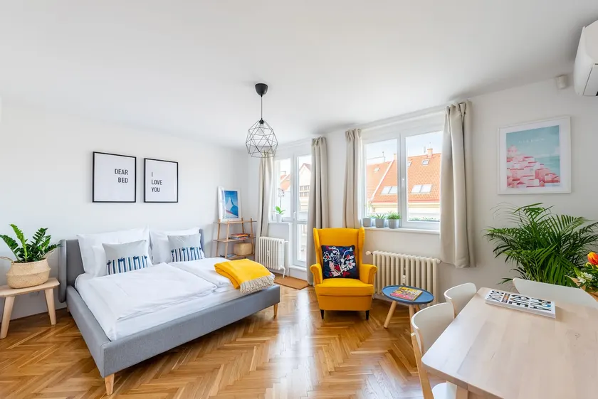 BRIGHT CHARMING Apt with TERRACE, PARKING & AirCo. - Image 1