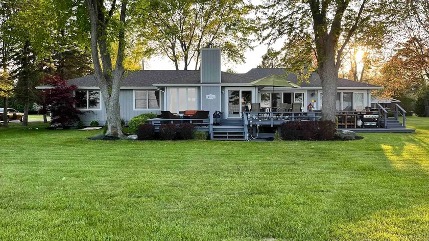 Port Sanilac Lakefront Getaway - Image 1