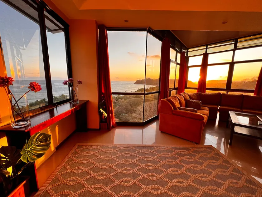 Exclusive Ocean Front Penthouse - Image 1