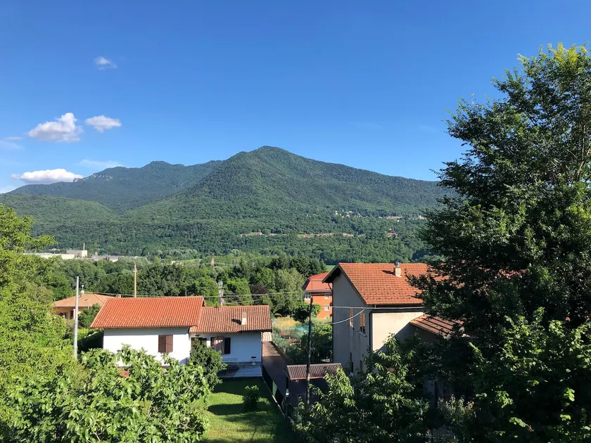 Apartment with a view of Valcuvia - Image 1