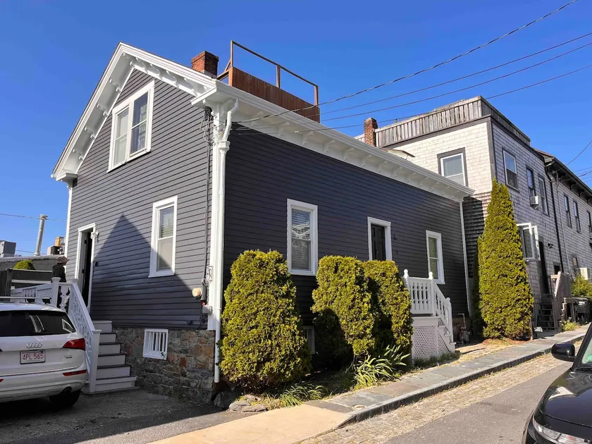 In the Heart of Newport. On the Harbor. 3Bd & 2Bth - Image 1