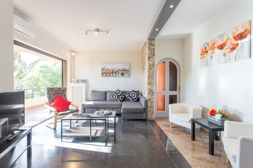 Modern Condo at the Beach - Image 1