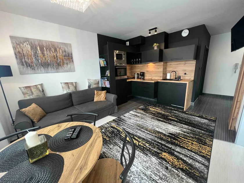 Wake Up To Baltic Views AON Apartment Just Minutes From Beach - Image 1