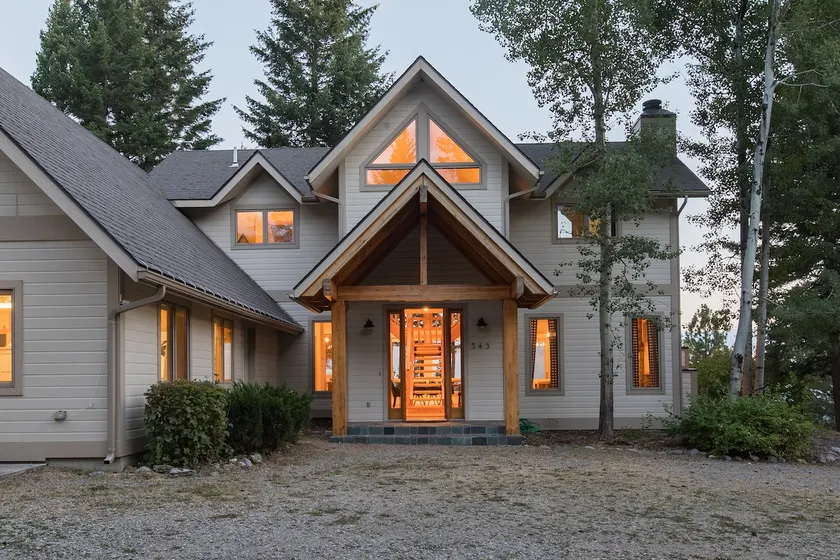 High Rock Mountain House-VIEWS & 20 private acres - Image 1