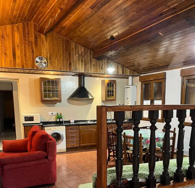 A house to enjoy as a family. - Image 1