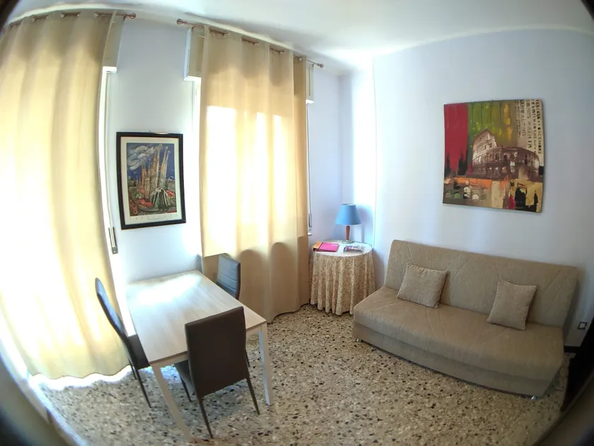 Spacious and comfortable, close to the city center - Image 1