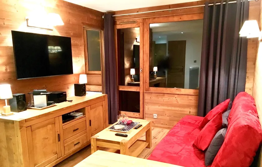 SKIS BY THE FEET- 2 ROOM / CABIN - DONE AGAIN - HIGH SPEED WIFI -CALME AND CLEAR VIEW - Image 1