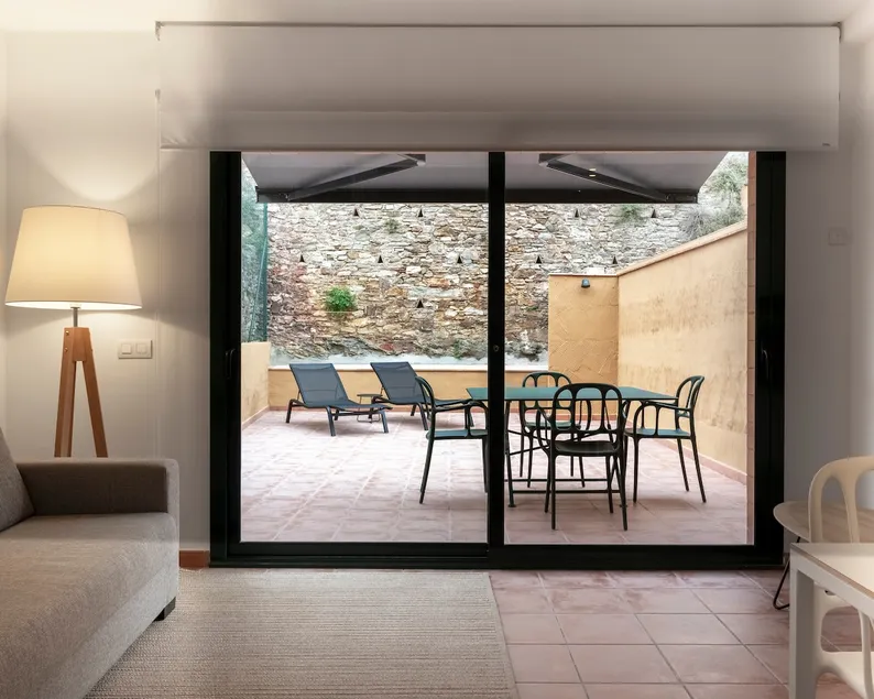 2 bedroom apartment close to the center of Begur. Terrace and panoramic sea views Ref:H41 - Image 1