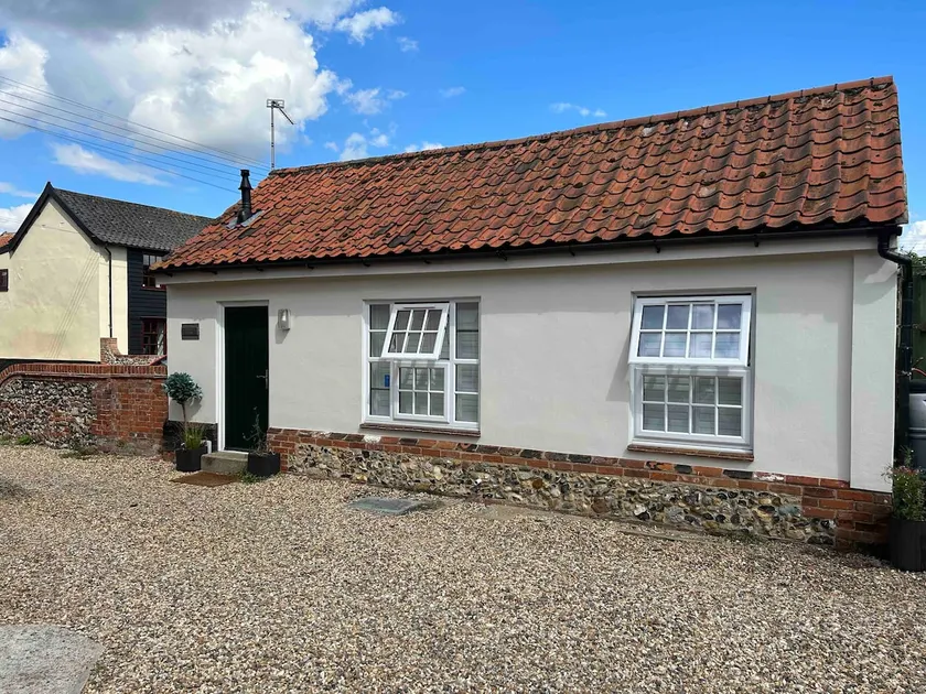 Tapestry Cottage, East Harling, Norfolk - Image 1