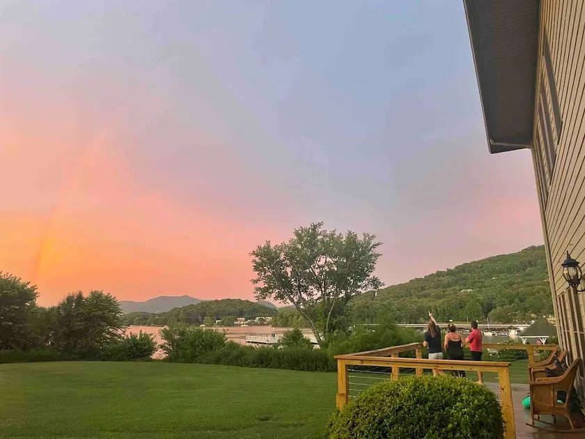 Newly Renovated Lakefront Villa - Chatuge Lake - Image 1