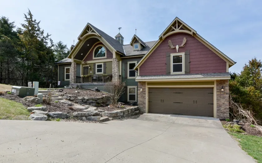 ELITE LAKEVIEW- POOL&SplashPad +HotTub+Pool Table+ - Image 1
