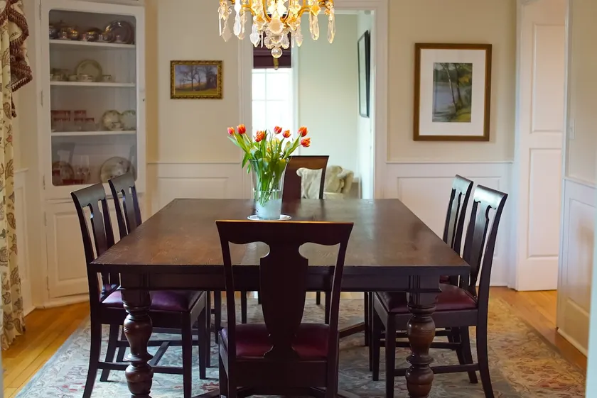 Gorgeous Victorian Style Home - Image 1