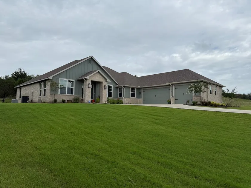 Quiet 4BR 2.5BA Modern New Home - Image 1