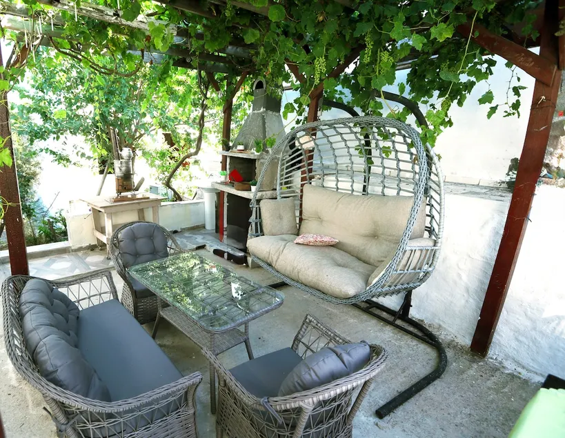 Village House with Garden Close to the Sea - Image 1