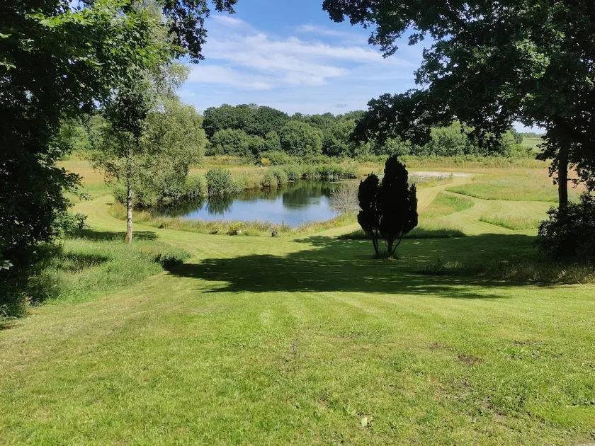 Nice, big house by the lake. Fantastically scenic. - Image 1