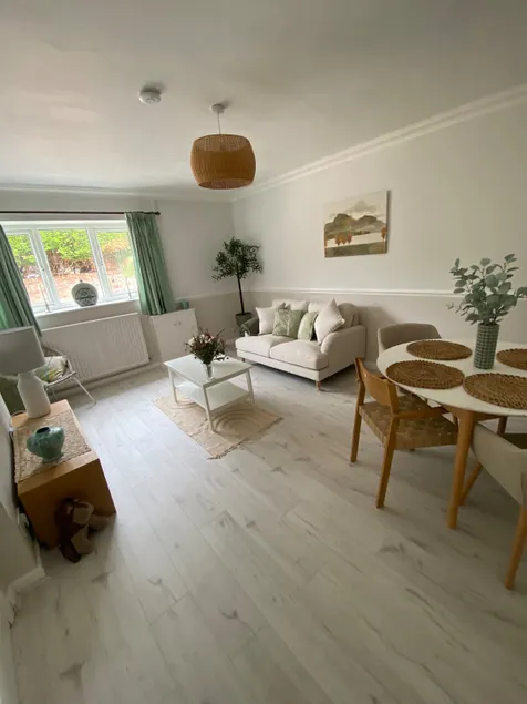Cosy Escape full of character. - Image 1
