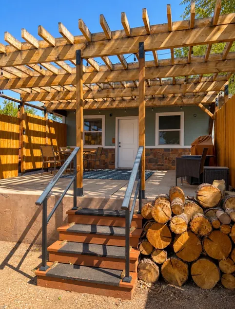 Cliffside Cottage - Studio Guesthouse - Image 1