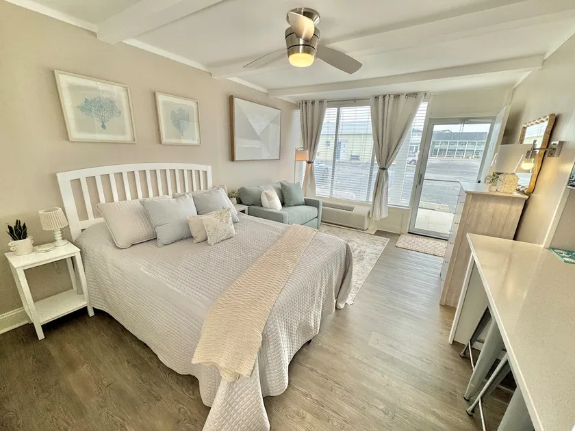 Private Beach Access, Newly Renovated, First Floor - Image 1