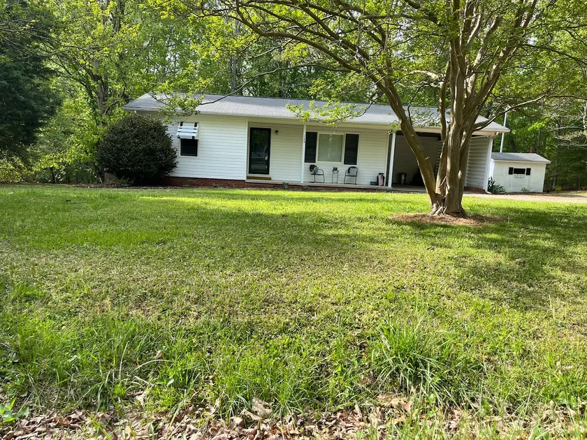 Home in Seagrove/ Asheboro - Image 1
