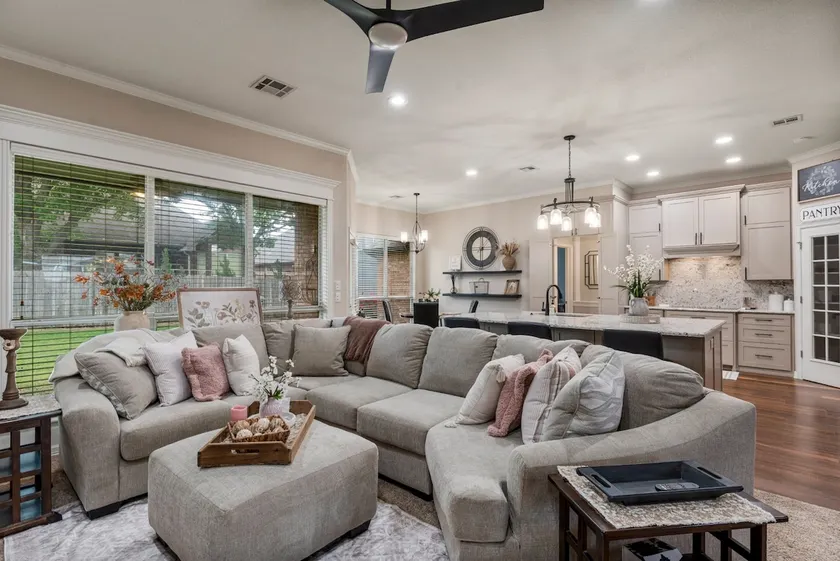 Hidden Gem in Bixby With Game Room & Pool - Image 1