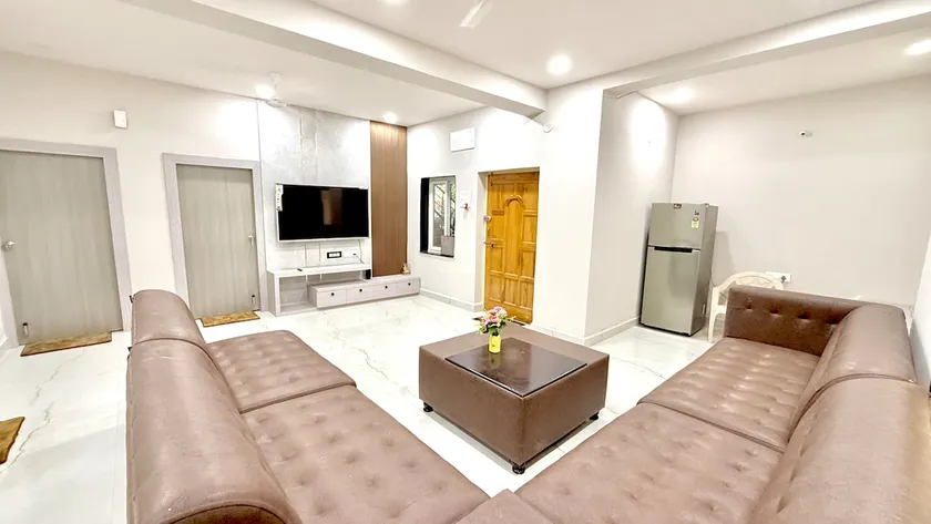 Newly Renovated AC 2BHK - Image 1