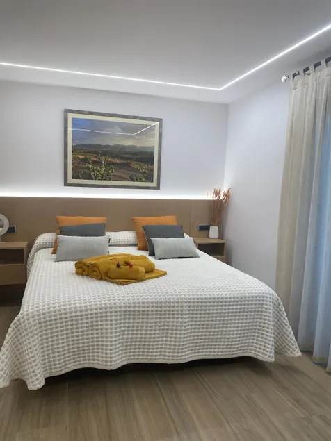 Luxurious apartment in Mariola - Image 1