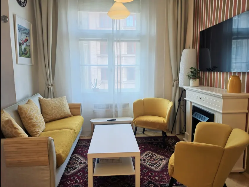 Cozy 2 Bedroom Flat in Dejvice - Image 1