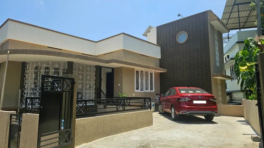 VILLA 05 : Luxurious villa near Metro station - Image 1