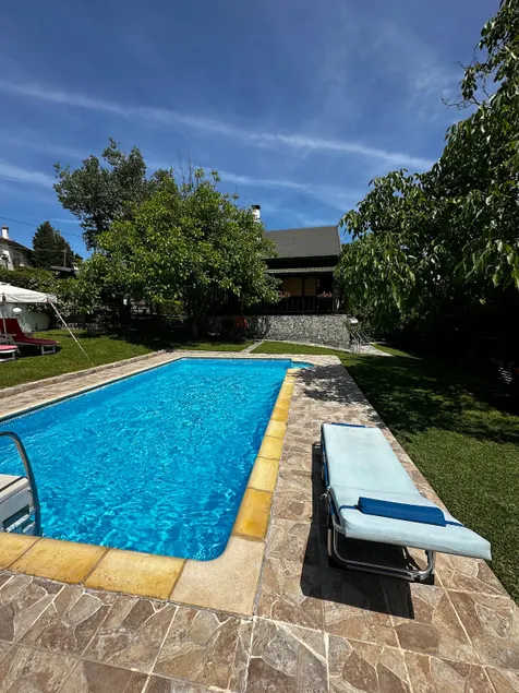 Wooden cottage with private pool near to sea - Image 1