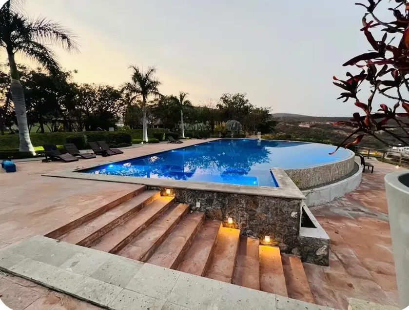 House + pool club included - Image 1