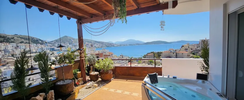 Eye luxury Penthouse with jacuzzi Sarande - Image 1