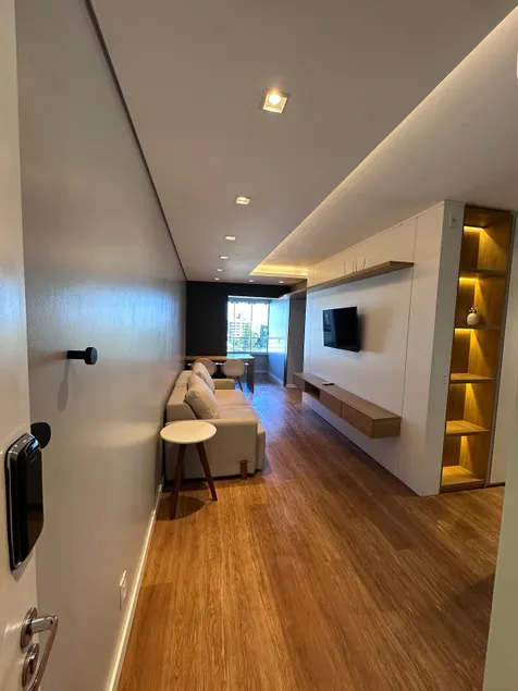 Beautiful 2-bedroom apartment, double garage - Image 1