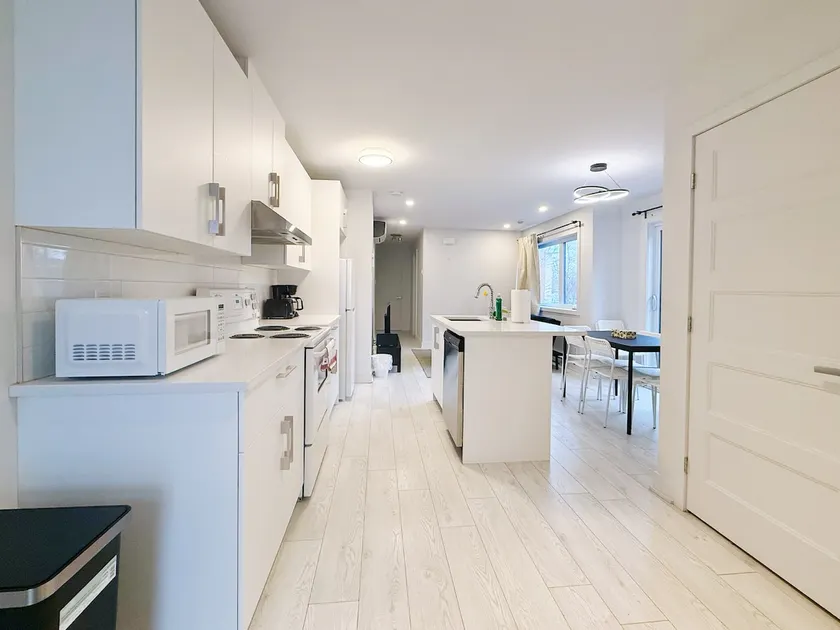 Urban Nest 2BR | Explore & Unwind - Image 1