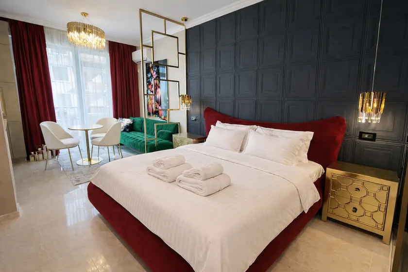 C&Y Solid Residence - Image 1