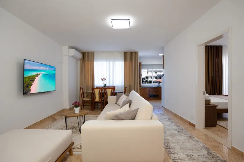 Sea Shell Apartments - Image 1